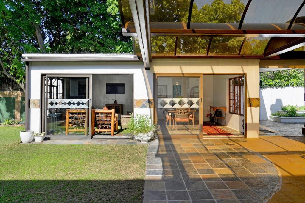 Mawethu Peaceful Garden With Covered Pool And Braai Area Kaapstad Buitenkant foto