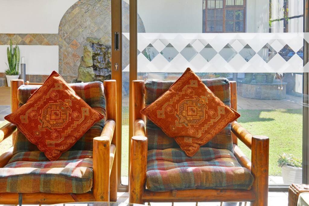 Mawethu Peaceful Garden With Covered Pool And Braai Area Kaapstad Buitenkant foto